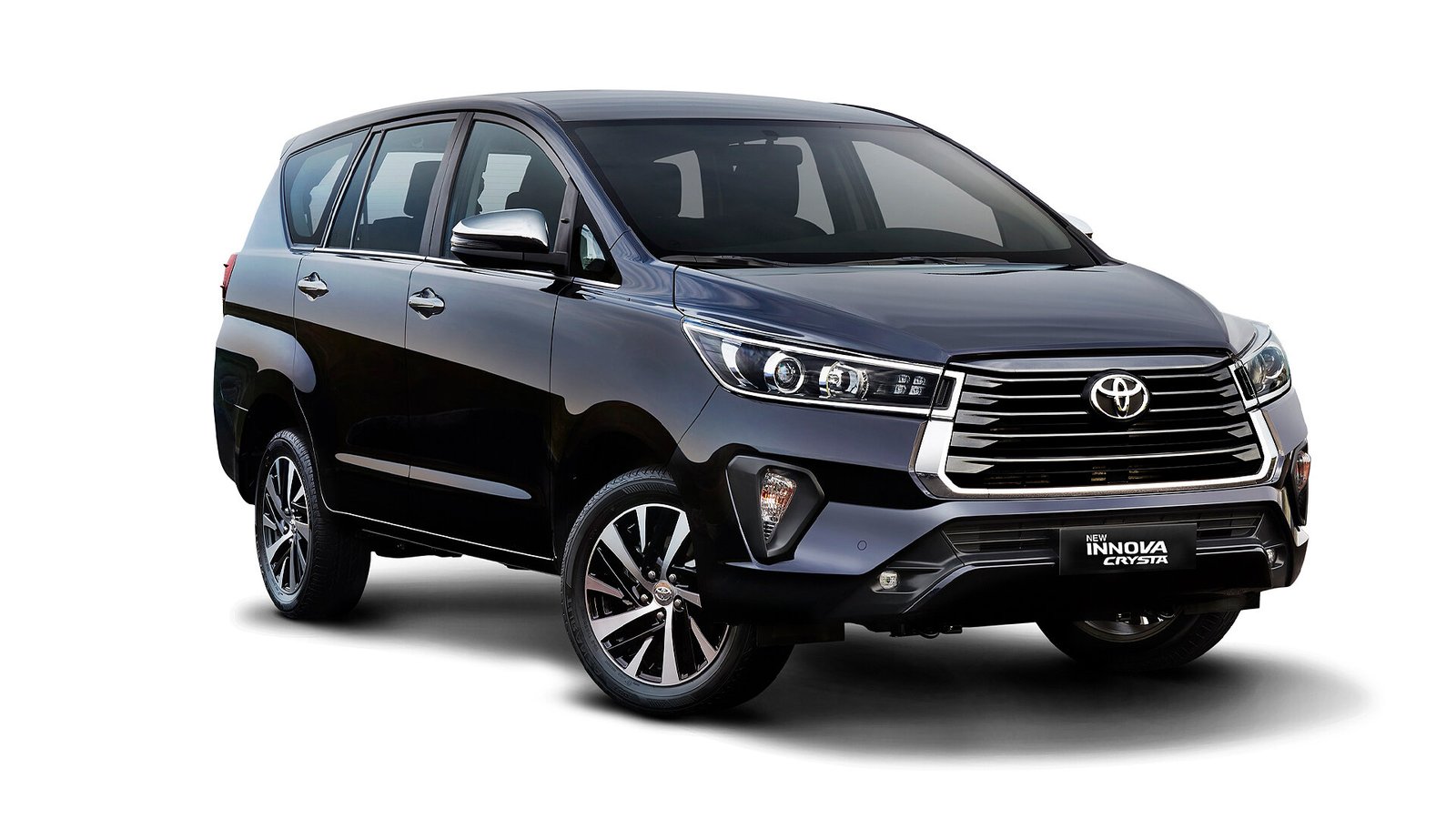 innova crysta exterior right front three quarter 3